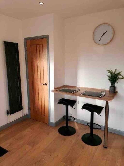 Modern Coastal 2 Bedroom To Relax And Unwind